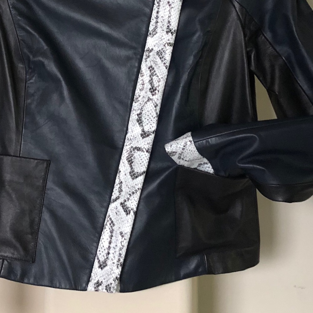 💯% Authentic ST.JOHN Leather Jacket 🌸 - Picture 6 of 6
